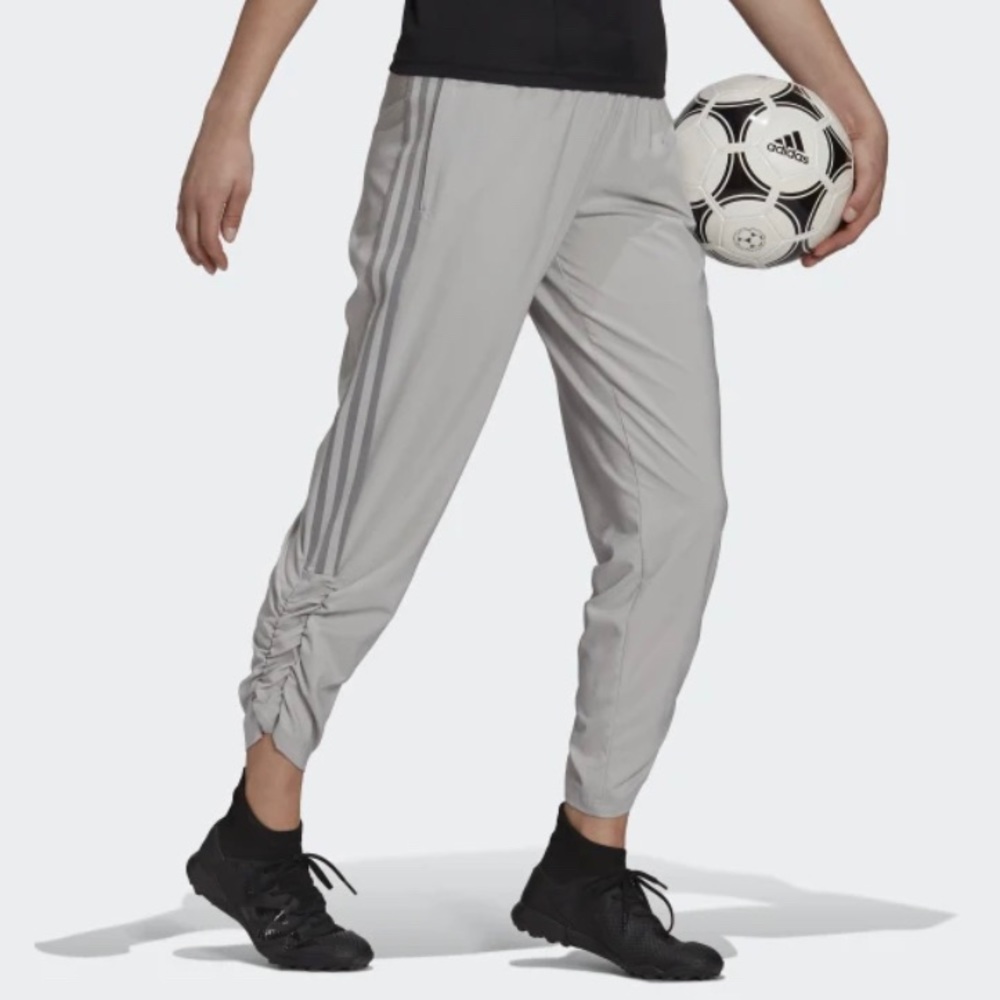 🖤Adidas Woven Track Pants